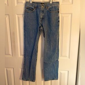 Men’s 33x32 relaxed fit Lee jeans